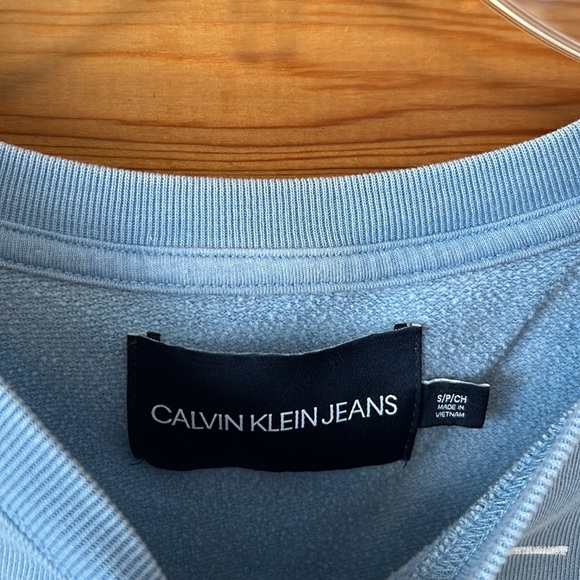 Calvin Klein cropped short sleeve sweater - Picture 2 of 2
